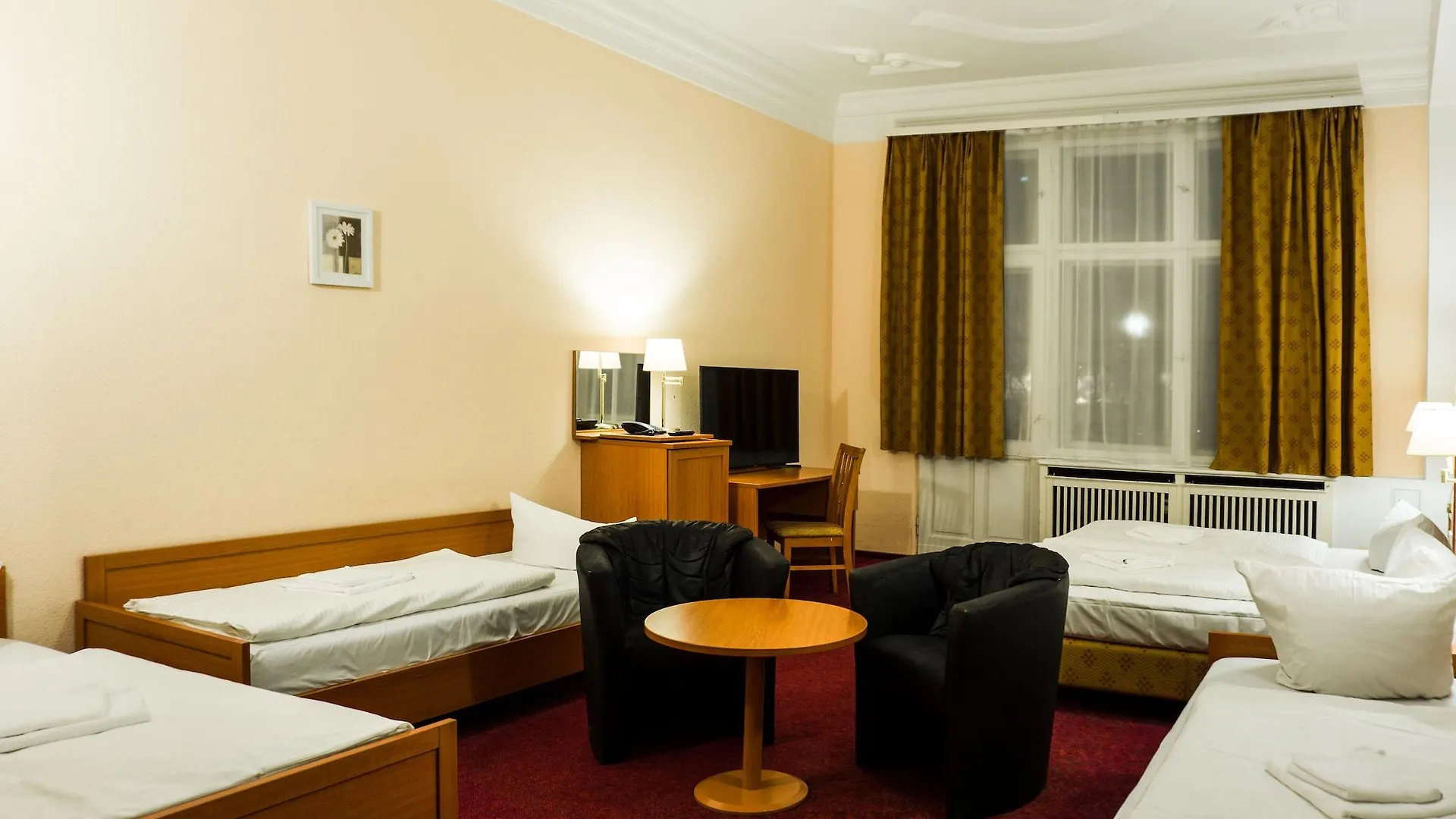 Hotel Aster An Der Messe Berlín
