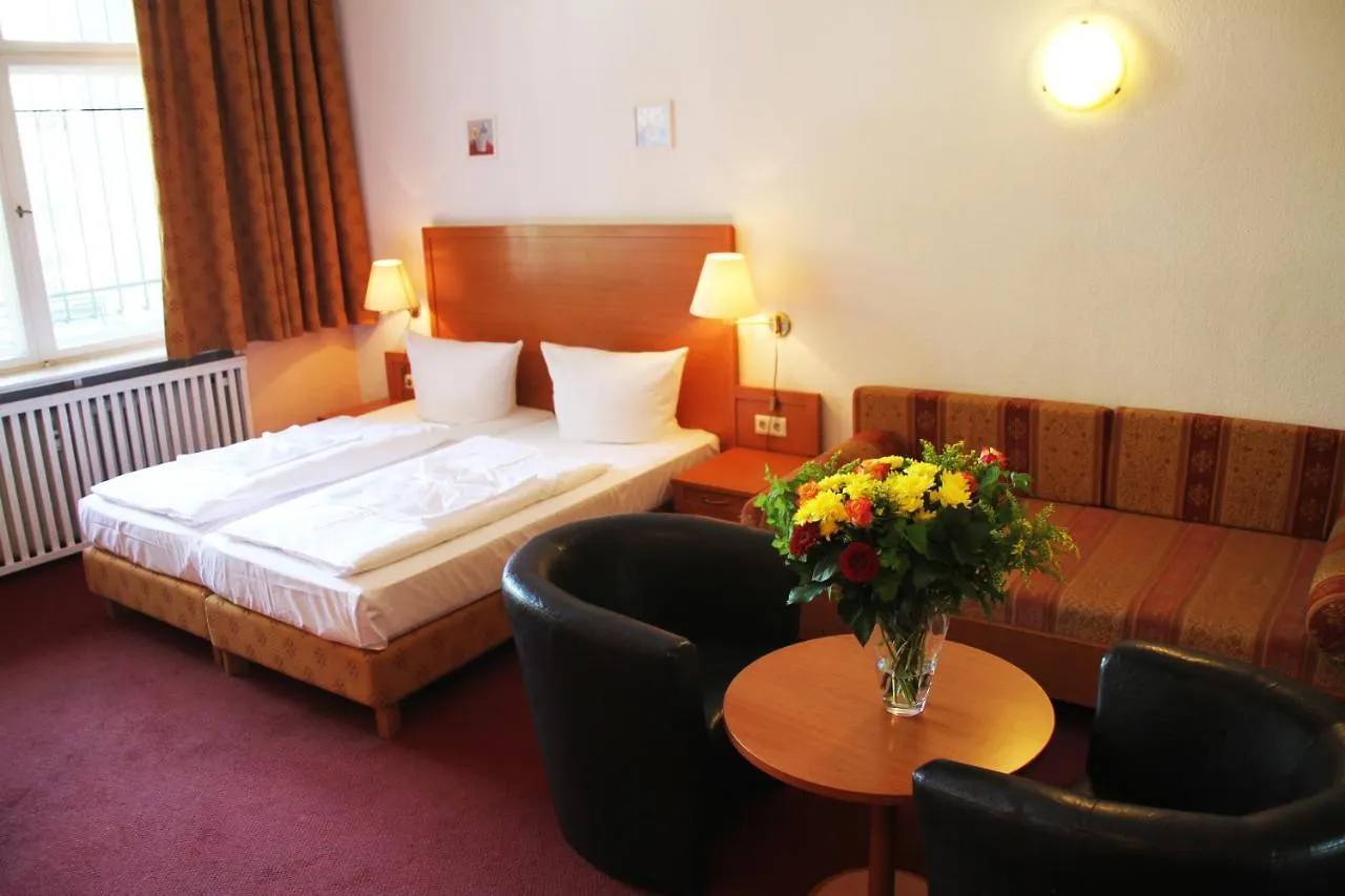 Hotel Aster An Der Messe Berlín
