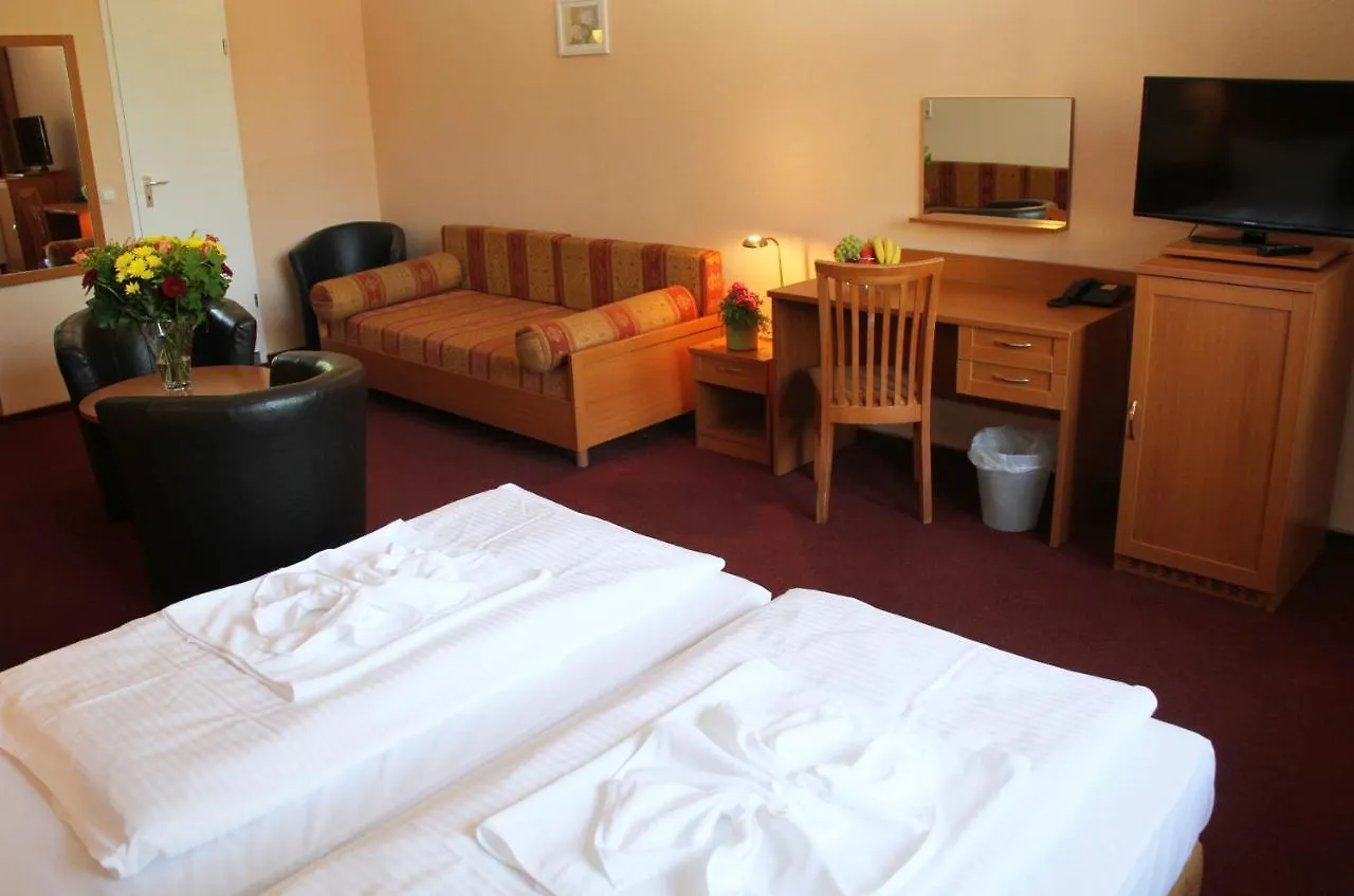 Hotel Aster An Der Messe Берлин