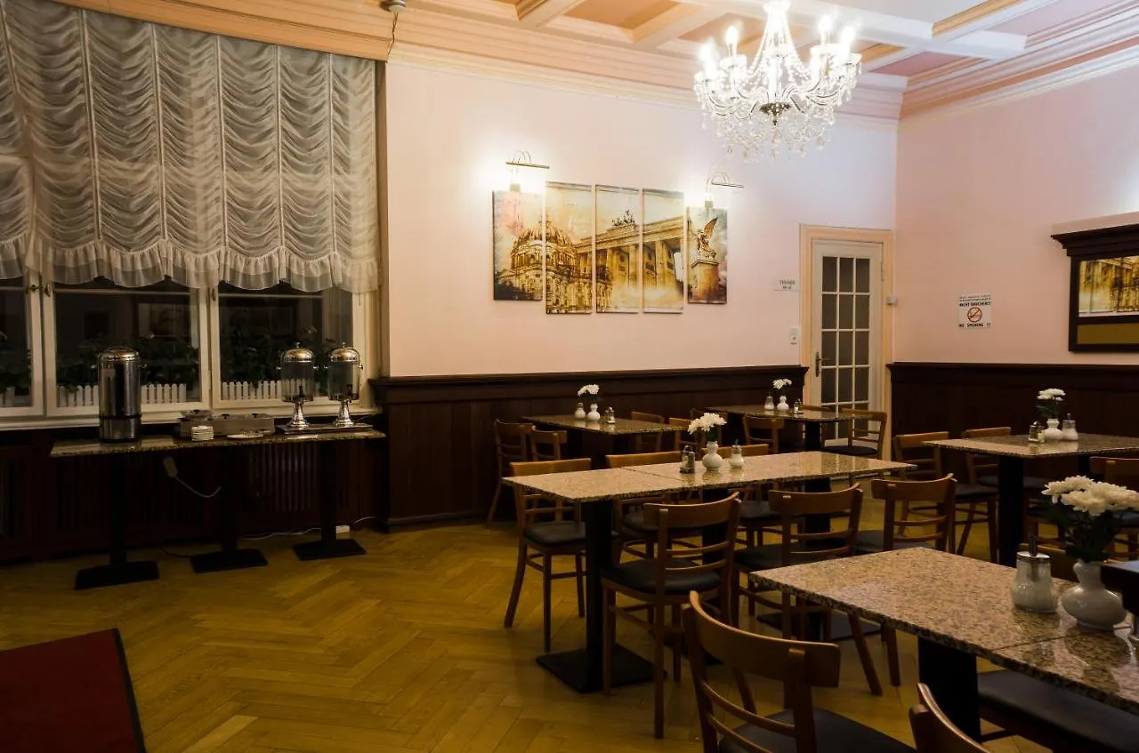 Hotel Aster An Der Messe Берлин