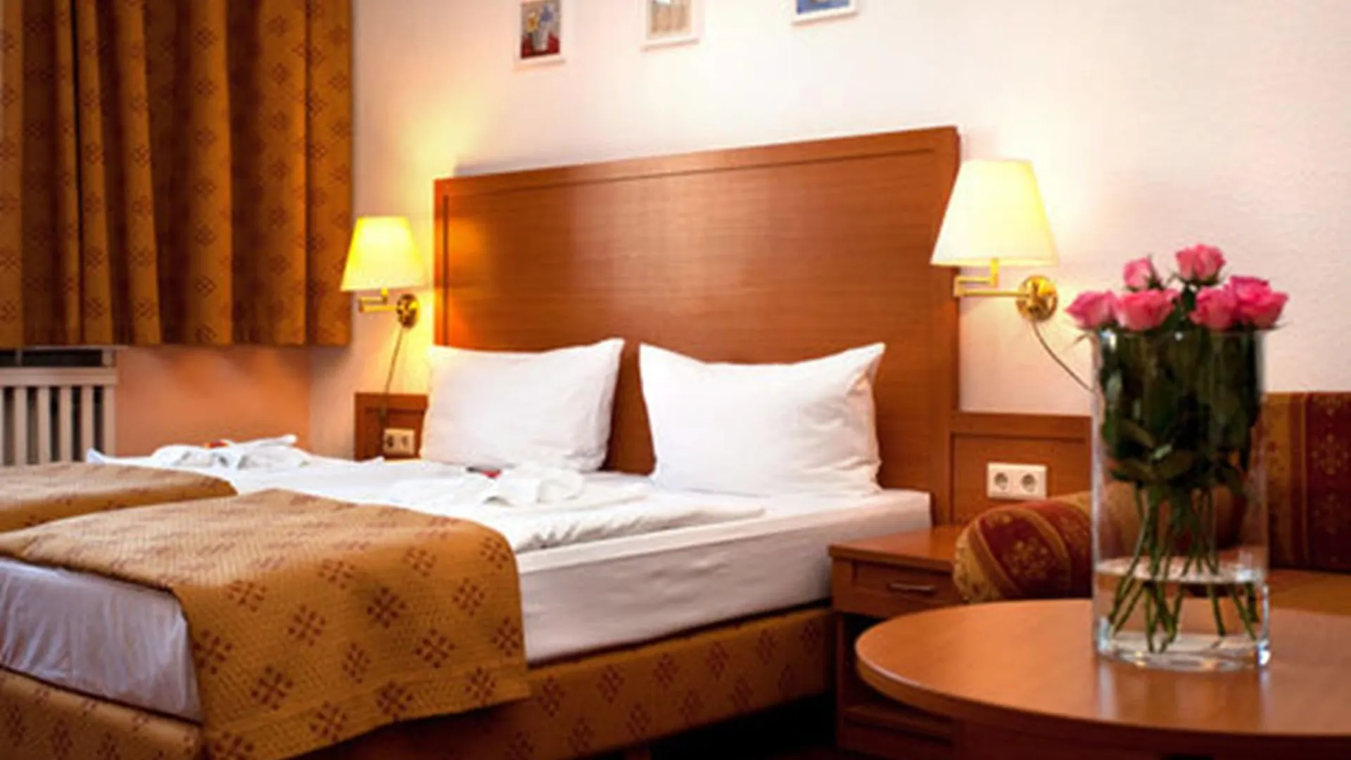 ***  Hotel Aster An Der Messe Berlin Almanya